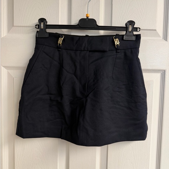 Leo Shorts - Picture 4 of 7